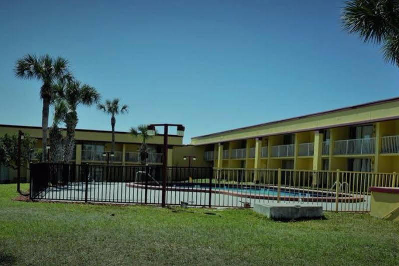 Rodeway Inn Clermont Exterior photo